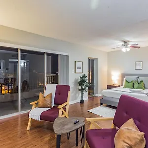 Studio In Downtown Apartment