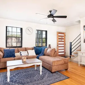 2 Bedroom Th Near Uofm, Golf Course, Shopping, Dining Apartment